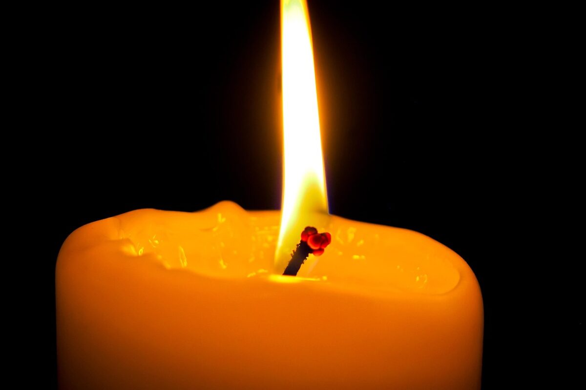 How to Make Your Candles Burn Longer and Cleaner