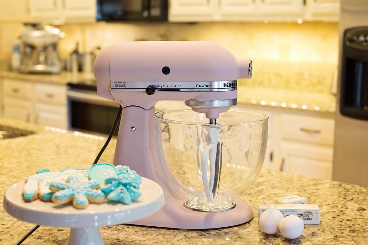 Stand mixer or hand mixer: an honest comparison