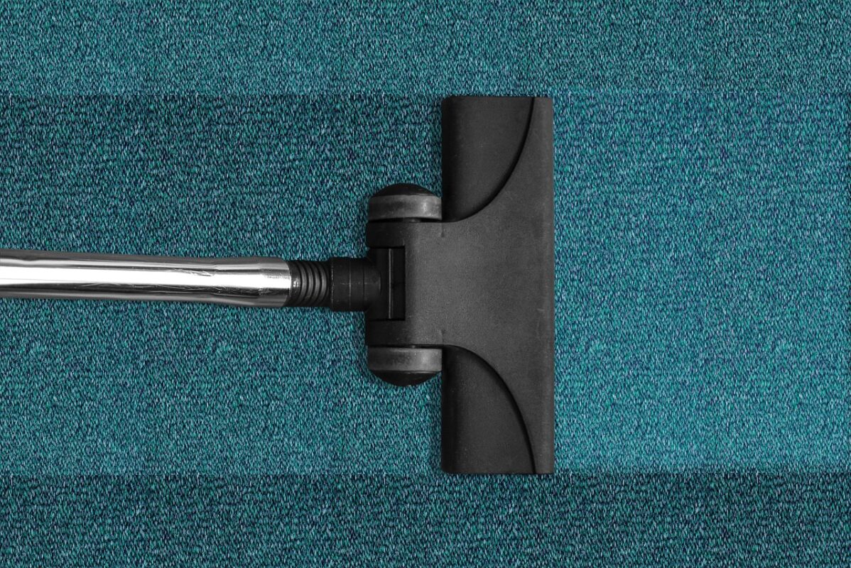 What a steam cleaner can clean, and what it will damage