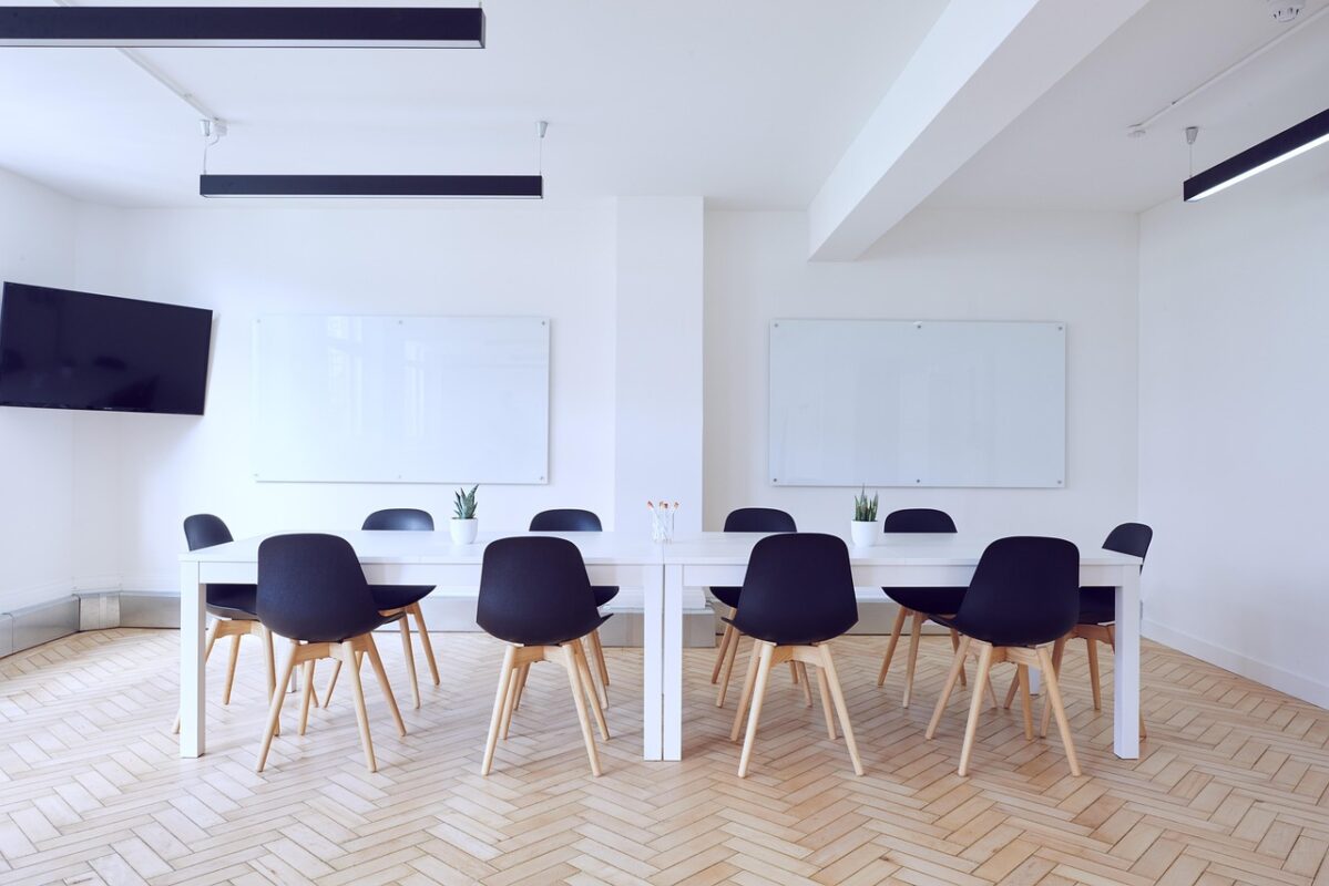Folding Tables: What to Check Before You Buy Six of Them