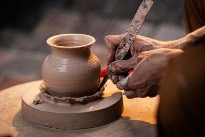 How to Choose a Pottery Wheel: A Beginner’s Buying Guide