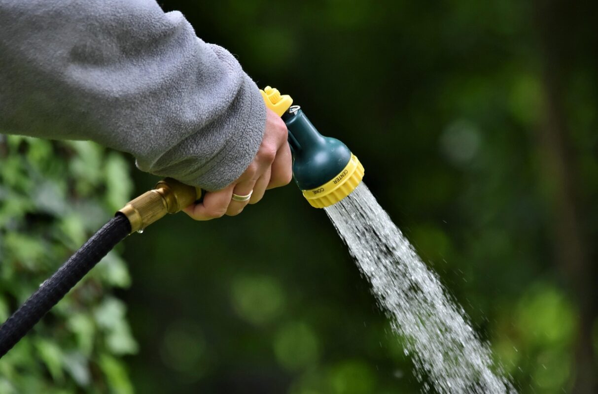 Why Pump Sprayers Clog, and How to Keep One Working