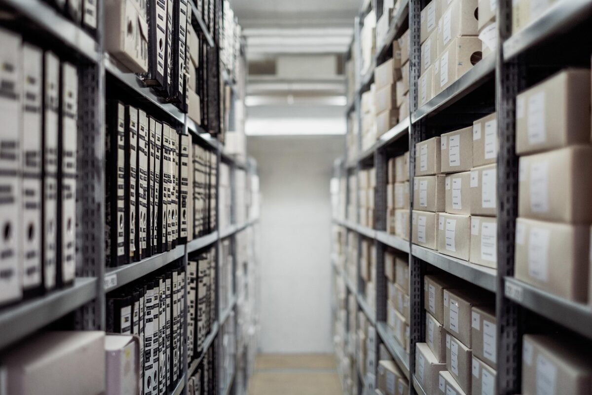 Storing and Transporting Bulk Favours Without Damage