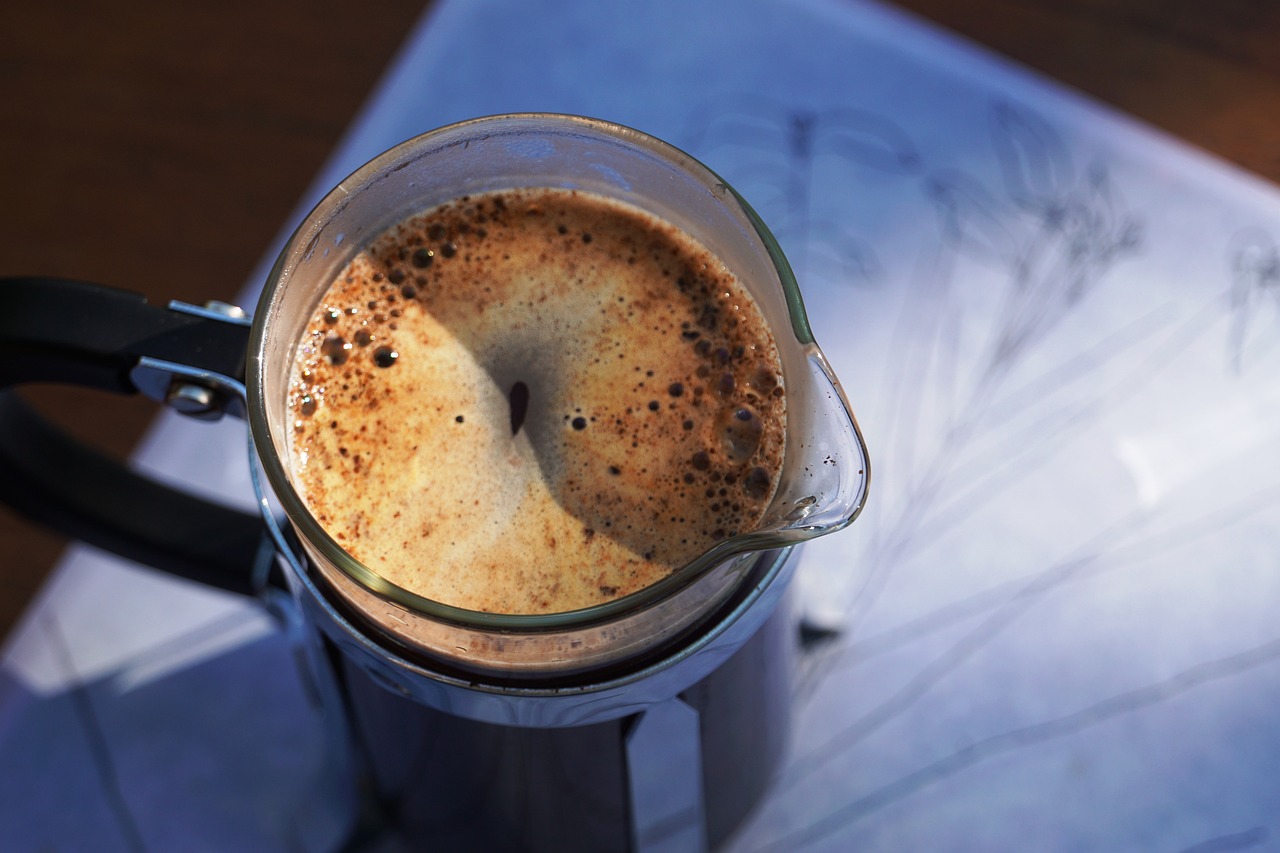Why your drip coffee tastes weak: temperature, ratio and time